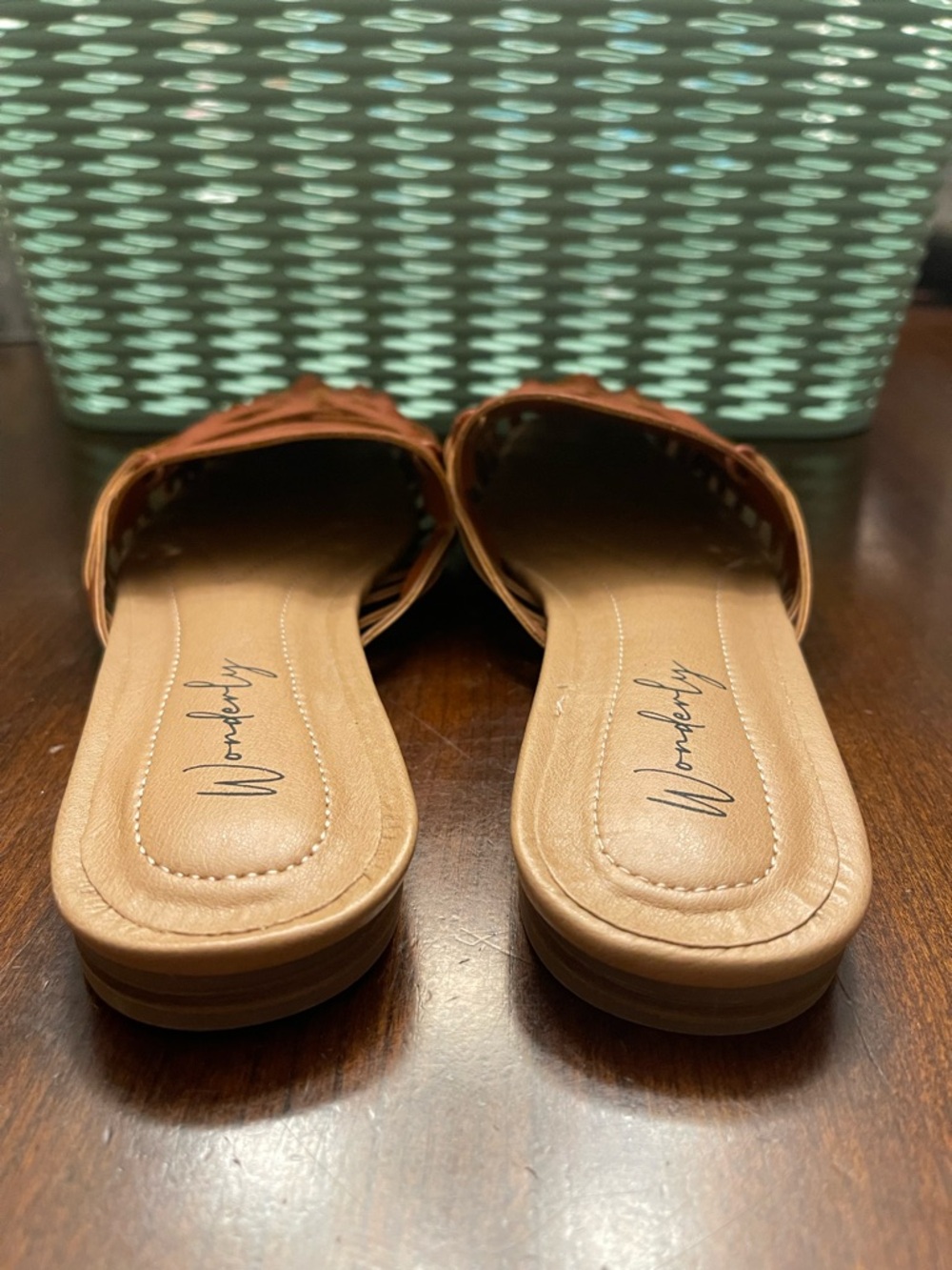 NWOT Wonderly Slides - Picture 4 of 6